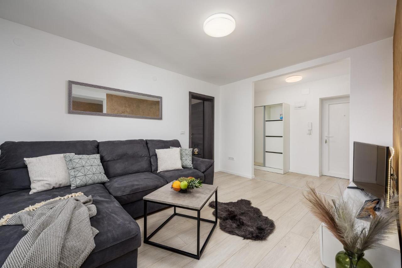 Apartment S&M Heart Of Pula Exterior photo